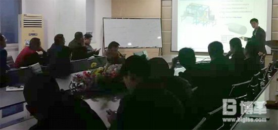 韓國專家為企業(yè)講授自動化方案 韓國專家為企業(yè)講授自動化方案