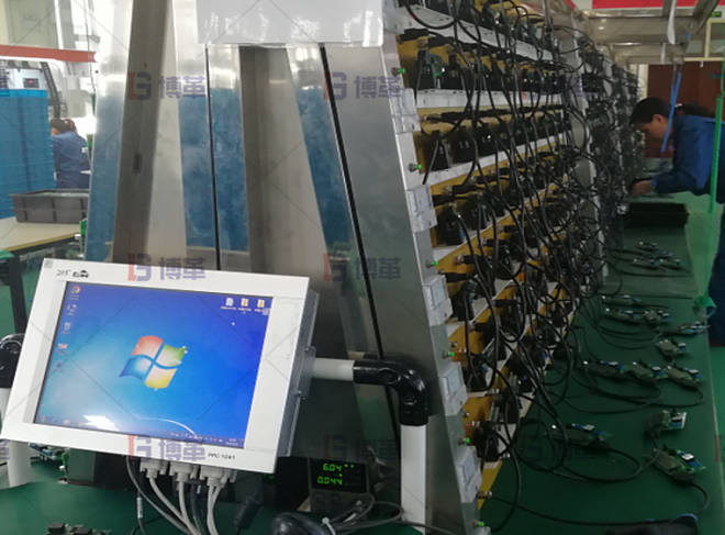 大量使用工裝和治具，提高品質和提升生產效率。